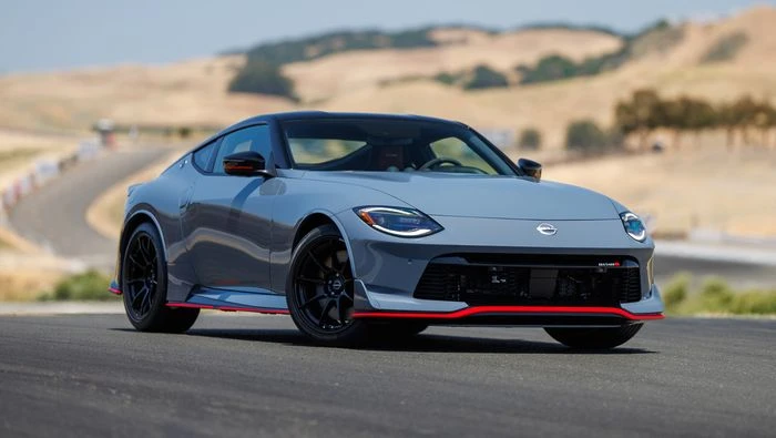 แบตเตอรี่รถสปอร์ตกับเทคโนโลยีล้ำสมัยเพื่อการขับขี่ที่เหนือกว่า